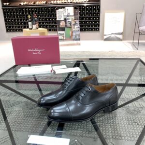 Men's formal leather shoes with Italian leather
