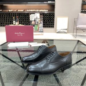 Men's formal leather shoes with Italian leather