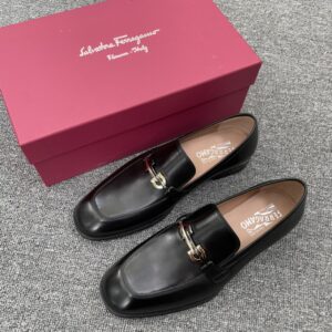 Ferragamo leather shoes with hardware details
