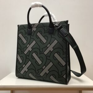 B brand spacious tote bag