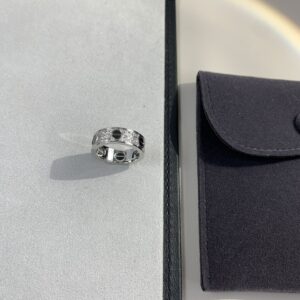 Full diamond love black ring diamond plaque