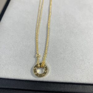 V gold super popular pie necklace