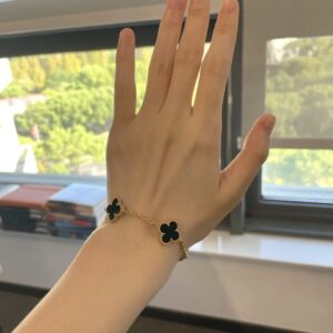 Gold black agate five flower bracelet