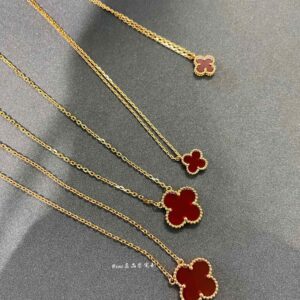 Mini red four-leaf earring