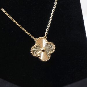 VCA car flower necklace bracelet