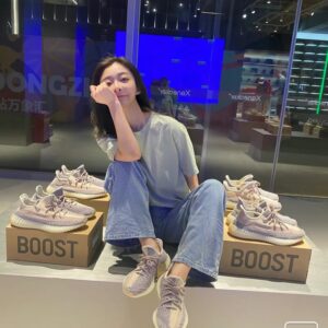 Yeezy 350 Boost V2 Ash Pearl