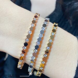 V gold material ZP opening CNC precision carving with plating of 245255 shimmer feeling V gold CNC interval diamond honeycomb bracelet overlapping wear is more