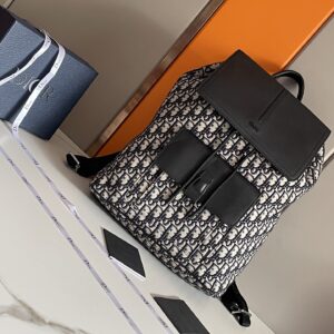 Oblique men's shoulder bag