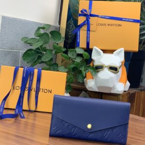 Sarah envelope-style wallet in blue