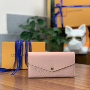 Sarah envelope-style wallet in pink