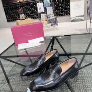 Men's formal leather shoes with large sole