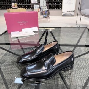 Men's formal leather shoes with large sole