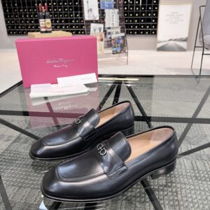 Men's formal leather shoes with large sole