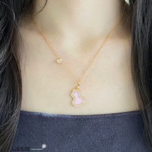 Kylin pink jasper gourd necklace