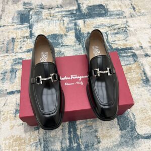 Men's formal leather shoes with Italian leather