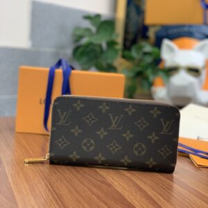 Large Zippy wallet with Monogram Eclipse canvas