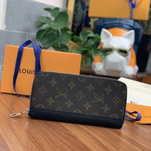 Zippy vertical wallet