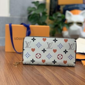 Zippy leather wallet