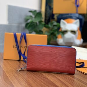 Zippy leather wallet