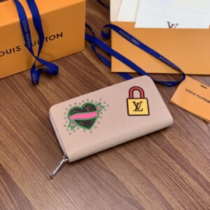 Zippy leather wallet