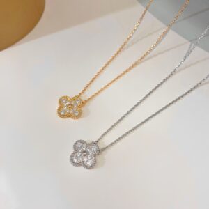 Christmas season necklace with gemstone details