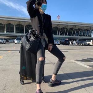 Adidas Yeezy 350 Boost V2 Yecheil black red colorway