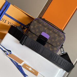 S Lock Postman Bag M46246
