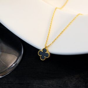 Mini four-leaf clover necklace with black agate