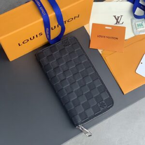 Zippy zippered wallet with Damier print
