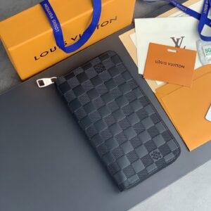 Zippy zippered wallet with Damier print