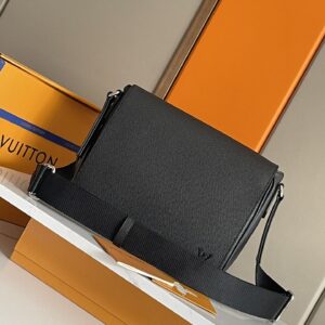 District Small Postman Bag M30850