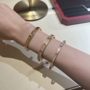 Cartier wide star full-of-stars bracelet
