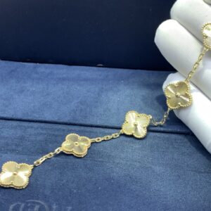 VCA laser-engraved classic five-fold bracelet