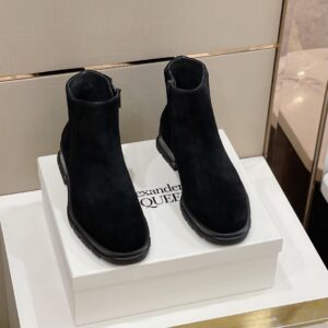 Mcqueen slim tread zipper Chelsea boots