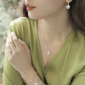 Graff top brand necklace with electro-platinum