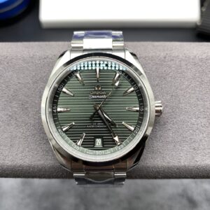 Omega Seamaster 150 rubberwood green texture watch