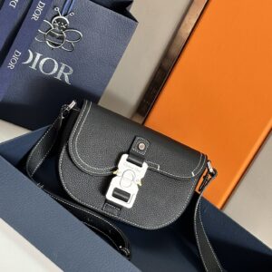 Saddle Hand Bag with Shoulder Strap