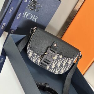Saddle Hand Bag with Shoulder Strap