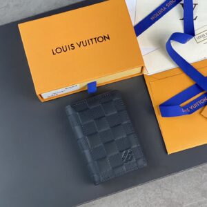 Zippy structured card wallet