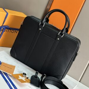 Voyage Briefcase with Taïga Noir Calf Leather