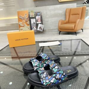 Italian leather sandal with pattern print
