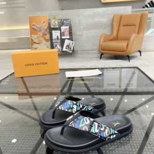 Italian leather sandal with pattern print