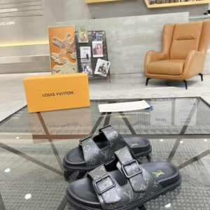 Italian leather sandal with pattern print