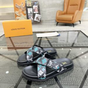 Italian leather sandal with pattern print