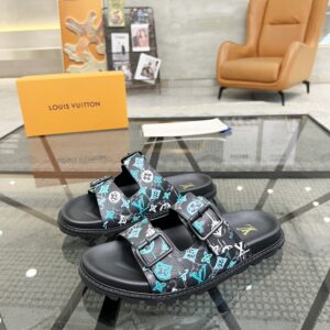 Italian leather sandal with pattern print