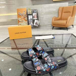 Italian leather sandal with pattern print