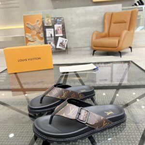 Italian leather sandal with pattern print