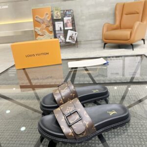 Italian leather sandal with pattern print