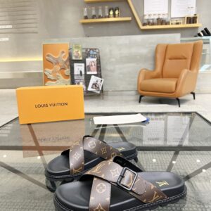 Italian leather sandal with pattern print