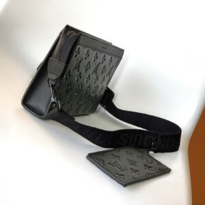 Gaston Wearable Wallet bag